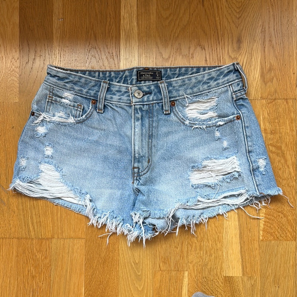 ABERCROMBIE & FITCH Blue Jean Shorts Distressed Low-Rise